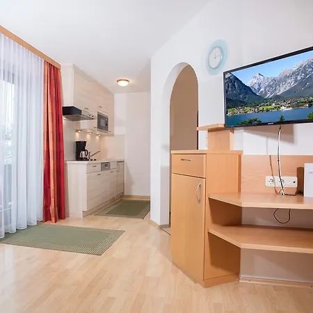 Poell Apartmán *